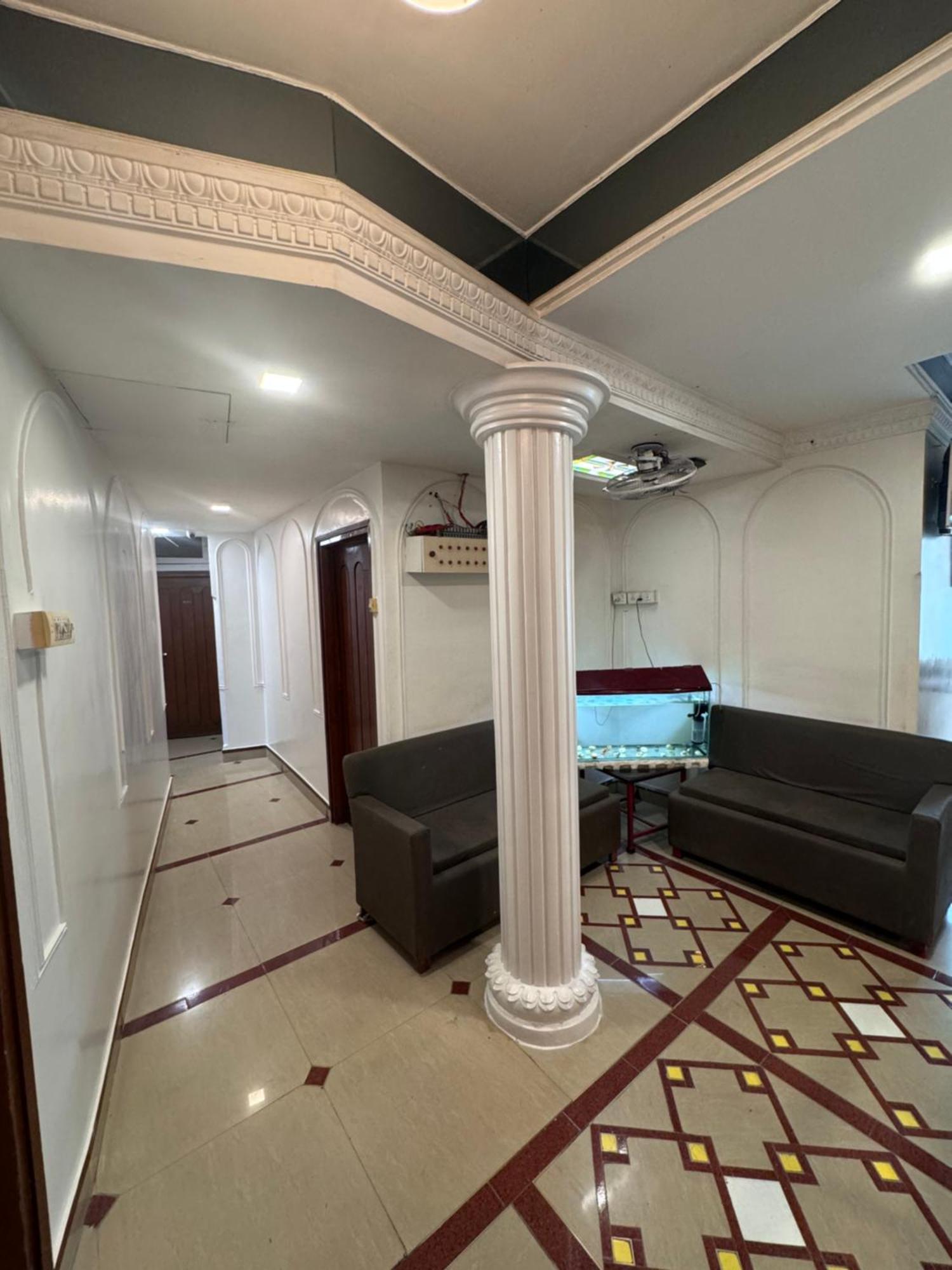 Hotel Tushar Пуна Экстерьер фото