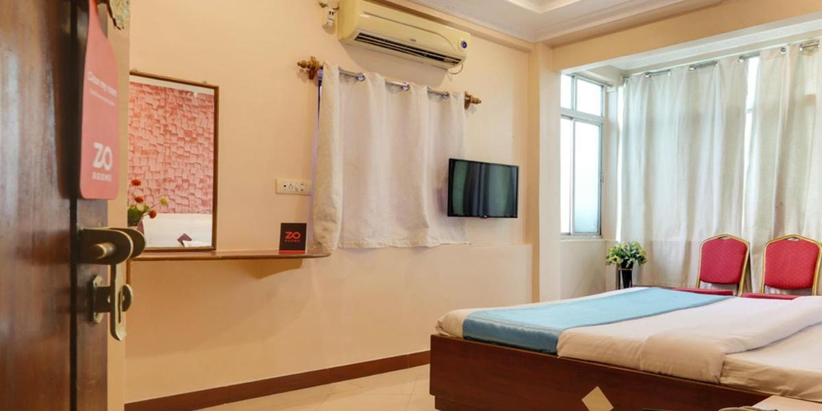 Hotel Tushar Пуна Экстерьер фото