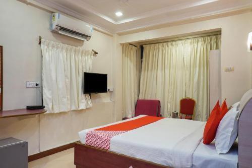 Hotel Tushar Пуна Экстерьер фото